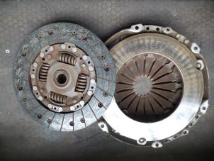 Used Pressure plate Volkswagen Caddy II (9K9A) 1.9 TDI Price on request offered by Autodemontage Joko B.V.