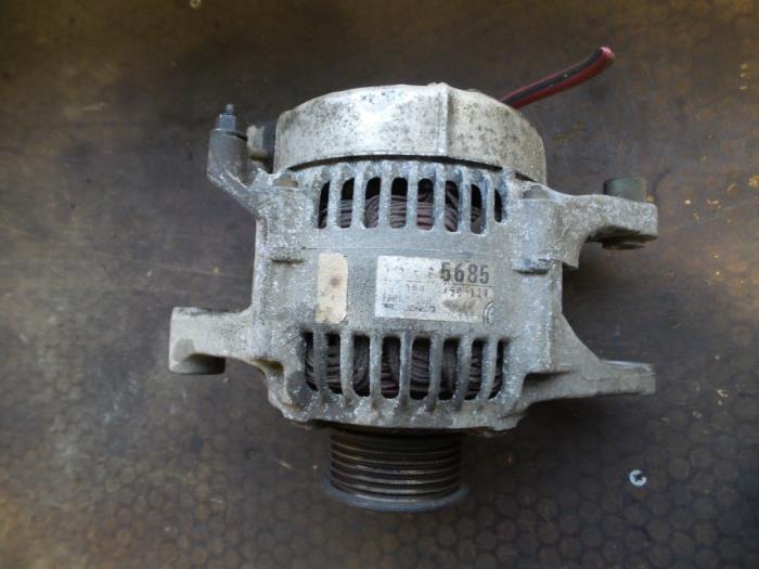 Begagnade Dynamo Jeep Grand Cherokee (WG/WJ) 4.0i Pris på förfrågan erbjuds av Autodemontage Joko B.V.