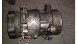 Klimapumpe van een Volkswagen Sharan (7M8/M9/M6) 2.8 VR6,VR6 Carat 1996