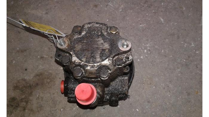 Begagnade Servostyrningspump Volkswagen Sharan (7M8/M9/M6) 2.8 VR6,VR6 Carat Pris på förfrågan erbjuds av Autodemontage Joko B.V.