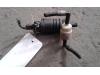 Windscreen washer pump from a Opel Vectra C GTS, 2002 / 2008 2.2 16V, Hatchback, 4-dr, Petrol, 2.198cc, 108kW (147pk), FWD, Z22SE; EURO4, 2002-08 / 2008-08, ZCF68 2003