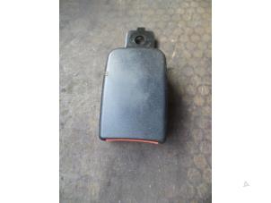 Used Front seatbelt buckle, left Ford Ka I 1.3i Price on request offered by Autodemontage Joko B.V.
