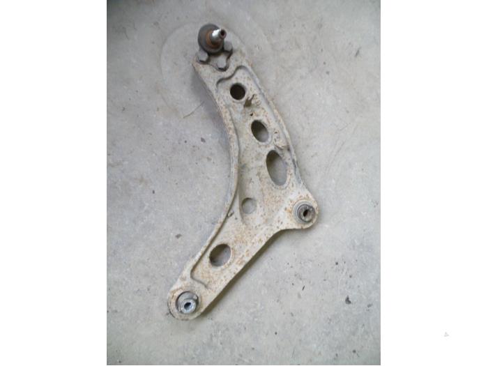 Front lower wishbone, left from a Renault Trafic New (JL) 2.0 dCi 16V 115 2011
