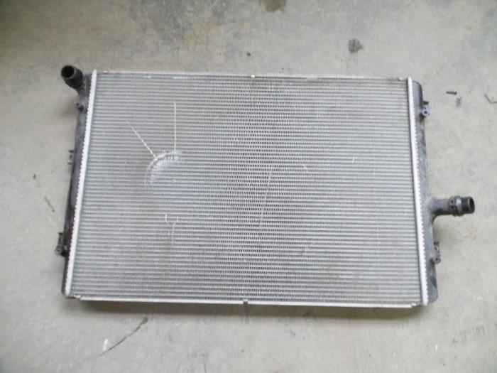 Usagé Radiateur Volkswagen Passat (3C2) 2.0 TDI 16V 140 Prix sur demande proposé par Autodemontage Joko B.V.