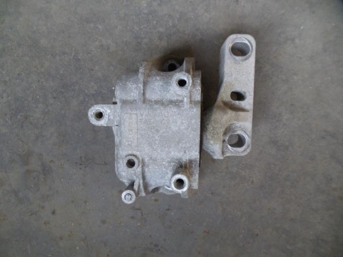 Used Engine mount Volkswagen Passat (3C2) 2.0 TDI 16V 140 Price on request offered by Autodemontage Joko B.V.
