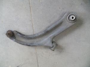 Used Front lower wishbone, right Renault Clio III (BR/CR) 1.6 16V Price on request offered by Autodemontage Joko B.V.