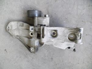 Used Air conditioning bracket Renault Clio III (BR/CR) 1.6 16V Price on request offered by Autodemontage Joko B.V.