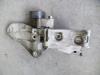Air conditioning bracket from a Renault Clio III (BR/CR), 2005 / 2014 1.6 16V, Hatchback, Petrol, 1.598cc, 82kW (111pk), FWD, K4M800; K4M801, 2005-06 / 2014-12, BR/CR0B/Y; BR/CR1B; BR/CR1M; BR/CR05; BR/CRCB 2007