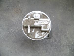 Used Electric fuel pump Renault Clio III (BR/CR) 1.6 16V Price on request offered by Autodemontage Joko B.V.