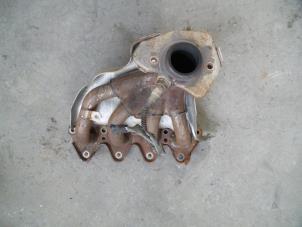 Used Exhaust manifold Renault Clio III (BR/CR) 1.6 16V Price on request offered by Autodemontage Joko B.V.