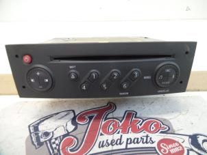 Used Radio CD player Renault Clio III (BR/CR) 1.6 16V Price on request offered by Autodemontage Joko B.V.