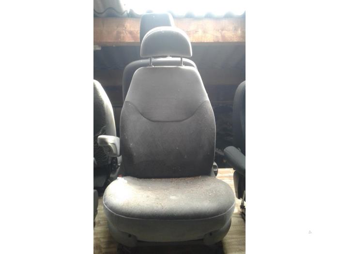 Seat, left from a Ford Galaxy (WGR) 2.3i 16V SEFI 1998