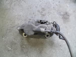 Used Front brake calliper, left Mercedes Vito (639.6) 2.2 111 CDI 16V Price on request offered by Autodemontage Joko B.V.