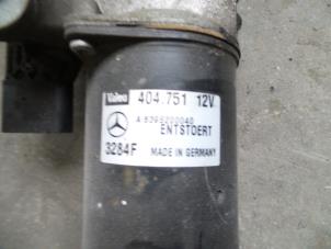Używane Silnik wycieraczek przednich Mercedes Vito (639.6) 2.2 111 CDI 16V Cena na żądanie oferowane przez Autodemontage Joko B.V.