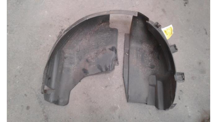 Używane Nadkole Fiat Punto Evo (199) 1.3 JTD Multijet 85 16V Euro 5 Cena na żądanie oferowane przez Autodemontage Joko B.V.