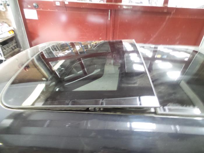Używane Dach przesuwny BMW Mini (R50/53) 1.6 16V Cooper Cena na żądanie oferowane przez Autodemontage Joko B.V.