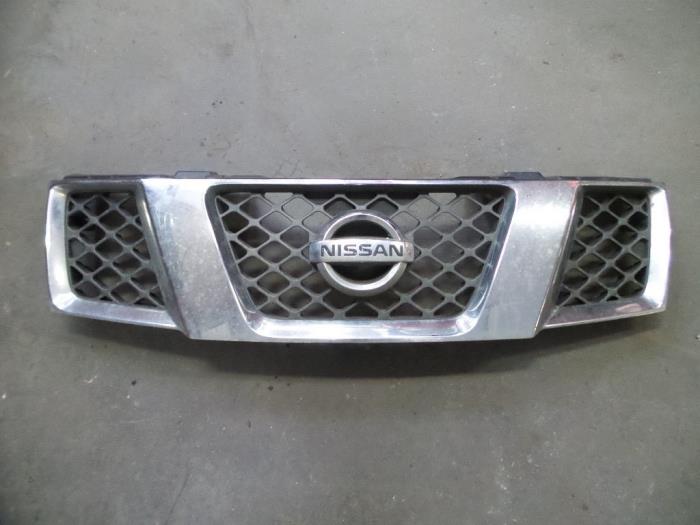 Używane Grill Nissan Pathfinder (R51) 2.5 dCi 16V 4x4 Cena na żądanie oferowane przez Autodemontage Joko B.V.