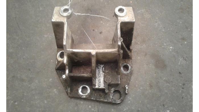 Used Engine mount Ford Puma 1.4 16V Price on request offered by Autodemontage Joko B.V.