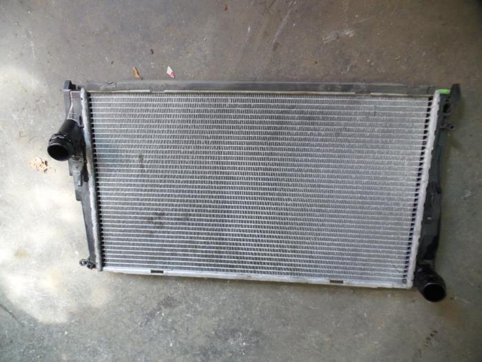 Usagé Radiateur BMW 3 serie (E90) 325d 24V Prix sur demande proposé par Autodemontage Joko B.V.