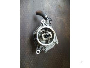 Used Vacuum pump (diesel) BMW 3 serie (E90) 325d 24V Price on request offered by Autodemontage Joko B.V.