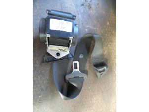 Used Rear seatbelt, centre BMW 3 serie (E90) 325d 24V Price on request offered by Autodemontage Joko B.V.