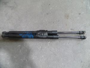 Used Rear gas strut, left BMW 3 serie (E90) 325d 24V Price on request offered by Autodemontage Joko B.V.