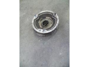 Used Front spring retainer, right BMW 3 serie (E90) 325d 24V Price on request offered by Autodemontage Joko B.V.