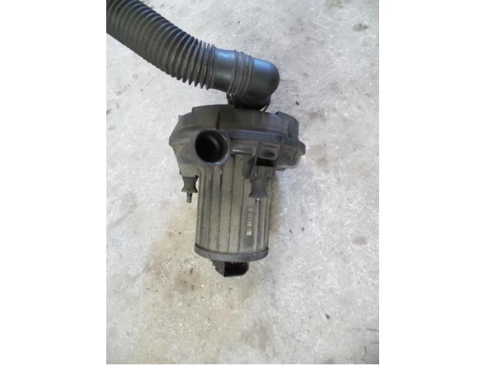 Gebrauchte Pullairpumpe Audi A3 (8L1) 1.6 Preis auf Anfrage angeboten von Autodemontage Joko B.V.