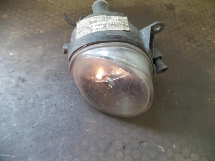 Używane Halogen lewy Audi A3 (8L1) 1.6 Cena na żądanie oferowane przez Autodemontage Joko B.V.