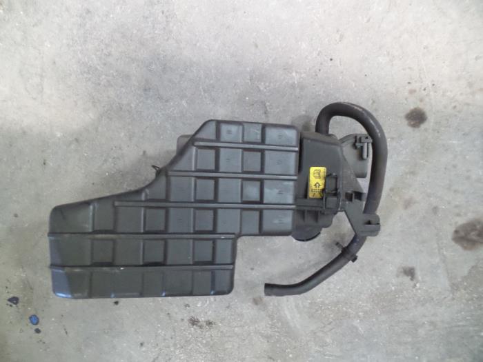 Begagnade Luftfilterhus Ford Ka I 1.3i Pris på förfrågan erbjuds av Autodemontage Joko B.V.