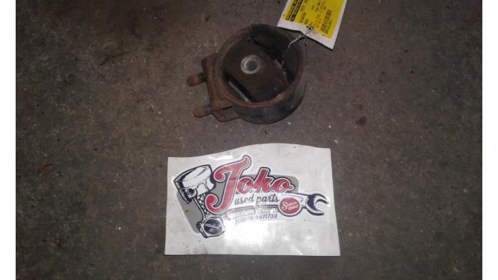 Engine mount from a Mazda MX-3 (EC) 1.6i 16V 1998