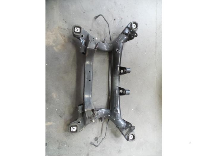 Subframe from a BMW 3 serie Touring (F31) 330d 3.0 24V 2012