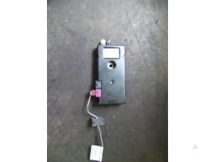 Used Antenna Amplifier BMW 3 serie Touring (F31) 330d 3.0 24V Price on request offered by Autodemontage Joko B.V.