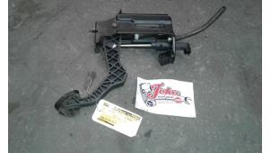 Used Clutch pedal Volkswagen New Beetle (9C1/9G1) 2.0 Price on request offered by Autodemontage Joko B.V.