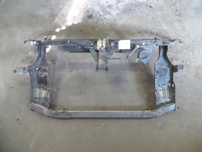 Begagnade Front Nissan Qashqai (J10) 1.6 16V Pris på förfrågan erbjuds av Autodemontage Joko B.V.
