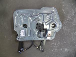 Used Window mechanism 4-door, front right Nissan Qashqai (J10) 1.6 16V Price on request offered by Autodemontage Joko B.V.