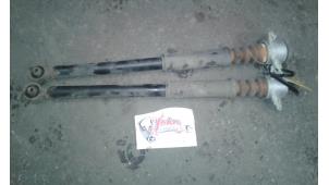 Used Shock absorber kit Volkswagen Polo IV (9N1/2/3) 1.2 Price on request offered by Autodemontage Joko B.V.