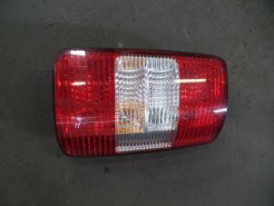 Używane Tylne swiatlo pozycyjne prawe Volkswagen Caddy III (2KA,2KH,2CA,2CH) 2.0 SDI Cena na żądanie oferowane przez Autodemontage Joko B.V.