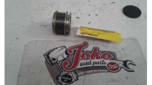 Used Alternator pulley Volkswagen Touran (1T1/T2) 1.9 TDI 105 Euro 3 Price on request offered by Autodemontage Joko B.V.