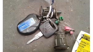 Used Door lock cylinder, left Nissan Micra (K11) 1.3 LX,SLX 16V Price on request offered by Autodemontage Joko B.V.