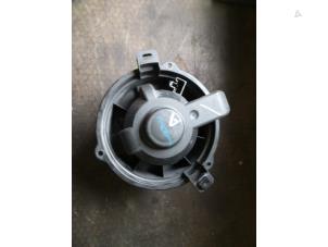 Used Heating and ventilation fan motor Mitsubishi Colt (Z2/Z3) 1.3 16V Price on request offered by Autodemontage Joko B.V.
