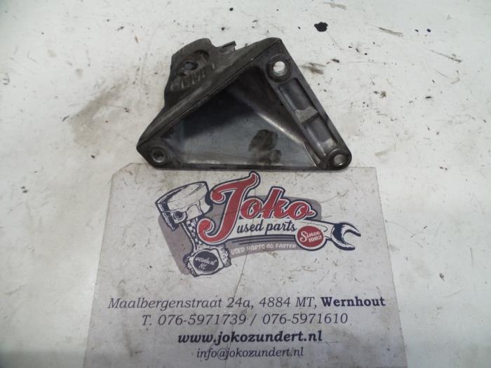 Used Engine mount BMW 5 serie Touring (E61) 530d 24V Price on request offered by Autodemontage Joko B.V.