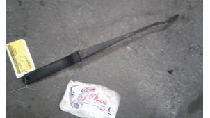 Used Front wiper arm BMW Z3 Roadster (E36/7) 2.8 24V Price on request offered by Autodemontage Joko B.V.