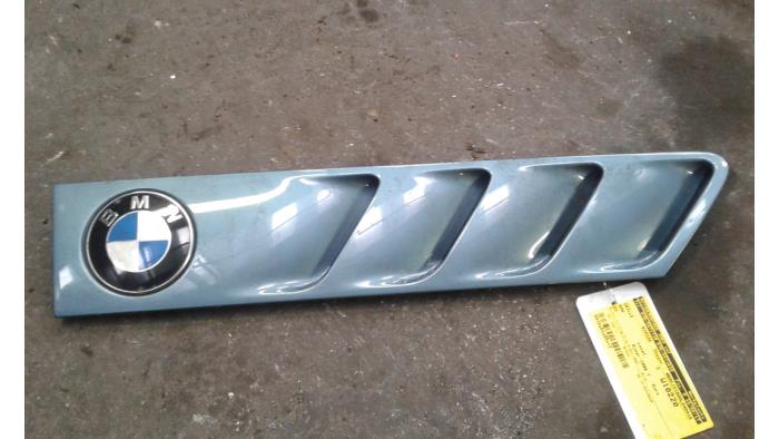 Używane Grill BMW Z3 Roadster (E36/7) 2.8 24V Cena na żądanie oferowane przez Autodemontage Joko B.V.