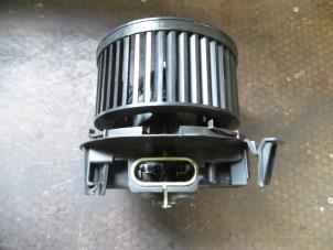 Usagé Ventilateur chauffage Renault Twingo II (CN) 1.2 16V Prix sur demande proposé par Autodemontage Joko B.V.