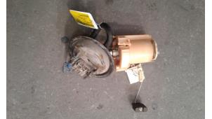 Used Electric fuel pump Opel Astra G (F08/48) 1.6 16V Price on request offered by Autodemontage Joko B.V.