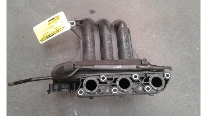 Intake manifold from a Volkswagen Polo IV (9N1/2/3) 1.2 2007
