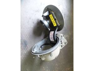 Used Tank cap cover Citroen C4 Picasso (UD/UE/UF) 1.6 HDiF 16V 110 Price on request offered by Autodemontage Joko B.V.
