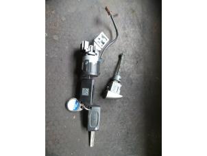 Used Set of cylinder locks (complete) Citroen C4 Picasso (UD/UE/UF) 1.6 HDiF 16V 110 Price on request offered by Autodemontage Joko B.V.