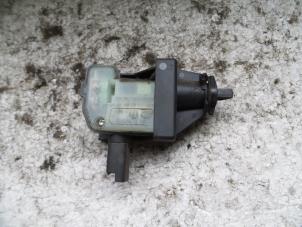 Used Central locking motor Citroen C4 Picasso (UD/UE/UF) 1.6 HDiF 16V 110 Price on request offered by Autodemontage Joko B.V.